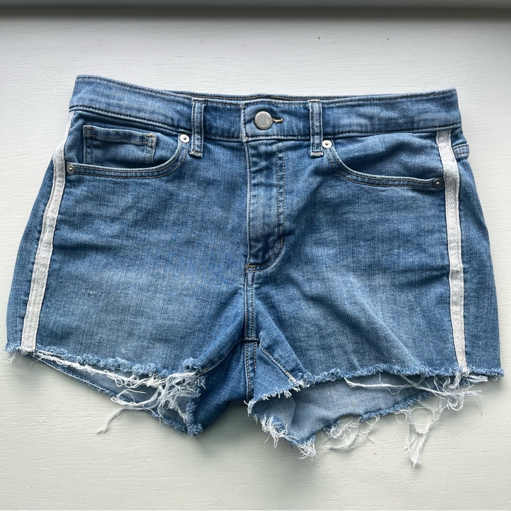 Banana republic mid rise 3” denim short